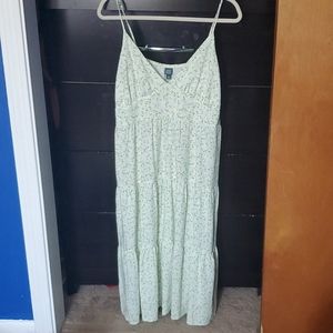 tiered skirt sleevess dress